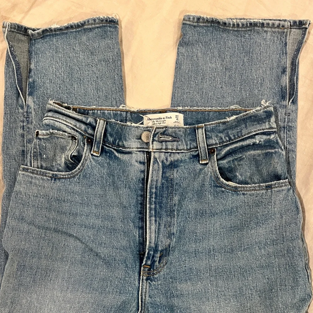 Abercrombie & Fitch Curve Love 90s Straight Jeans - Picture 2 of 4